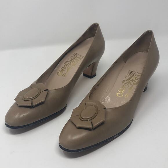 EUC Salvatore Ferragamo button front 7 1/2 heels - Picture 1 of 8